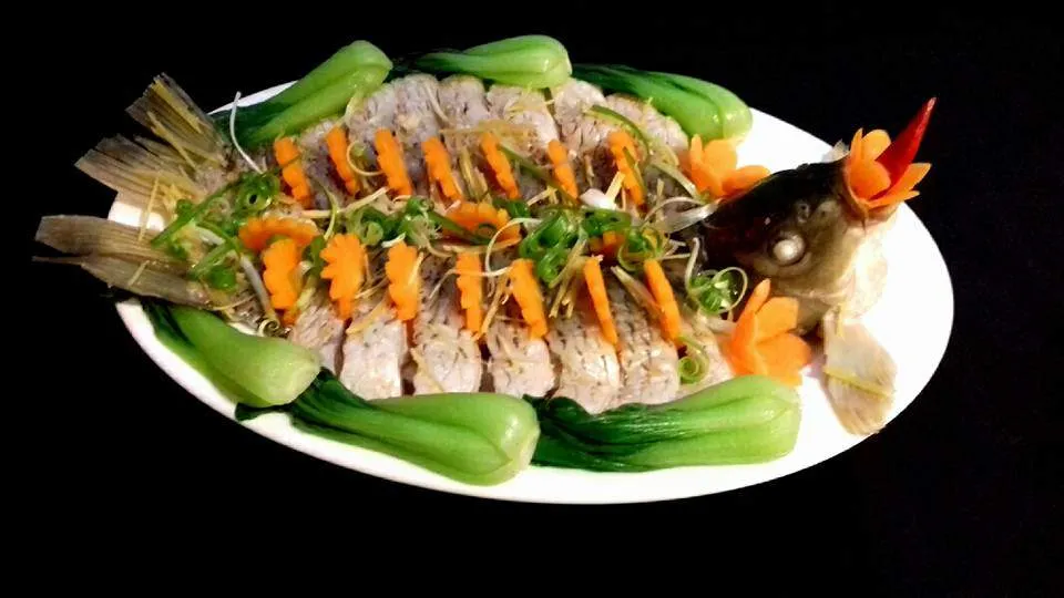 Alt: Hình ảnh mâm cỗ cúng với nhiều món ăn chay