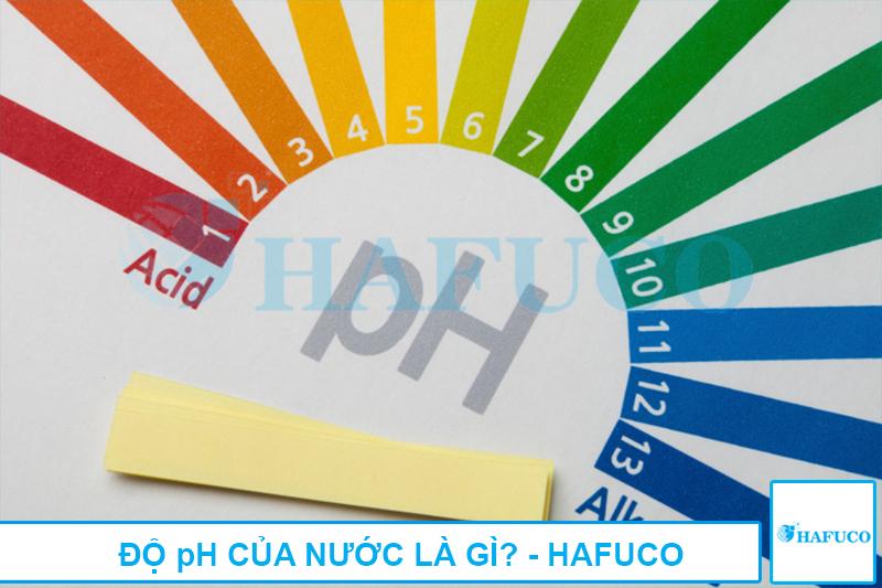 Hình ảnh minh họa việc sử dụng bút đo pH để kiểm tra nước trong gia đình hoặc bể bơi