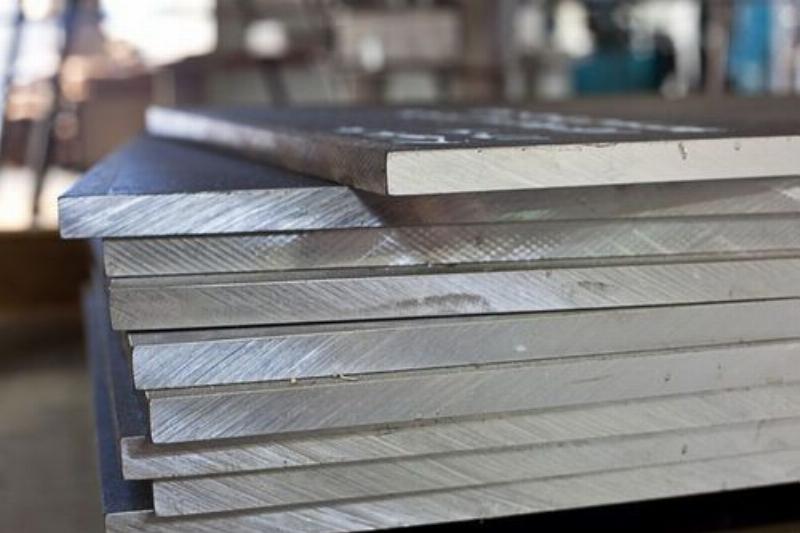 Ứng dụng của khối lượng riêng sắt trong ngành xây dựng và cơ khí chế tạo